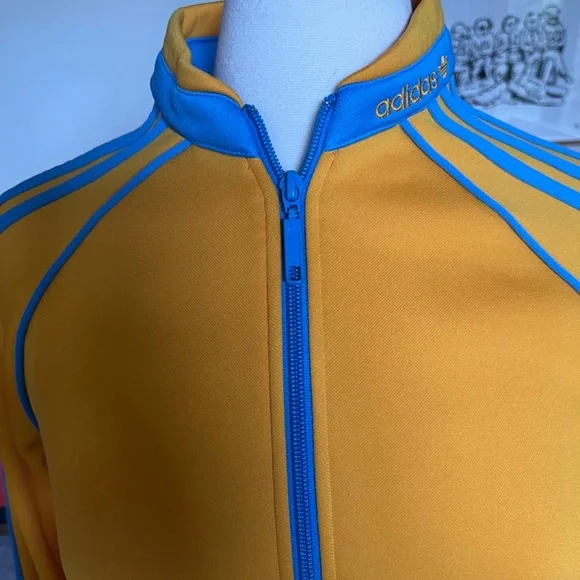 Vintage Adidas Woman's Jacket in yellow with blue trim. - Picture 2 of 6